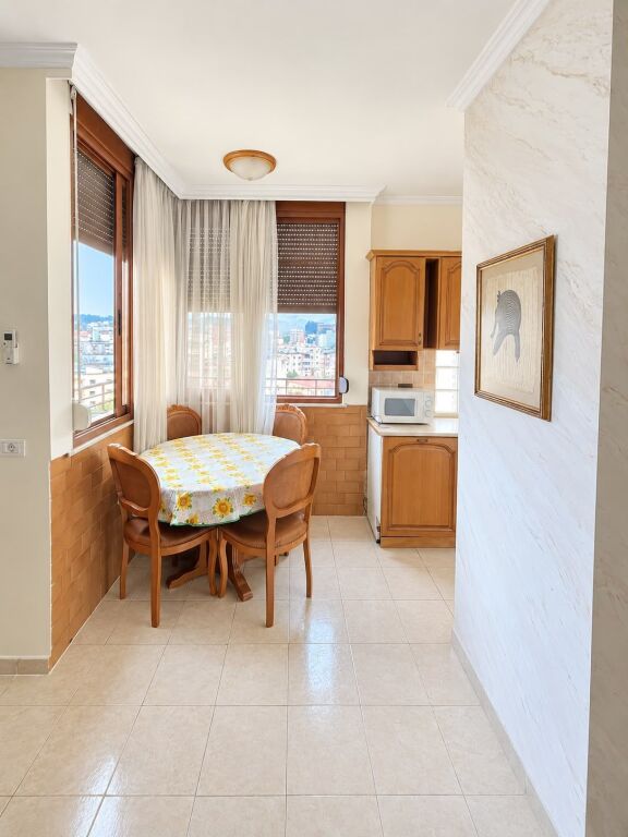Appartamento 2+1 in affitto al Mercato Elettrico, Tirana ID 5821
