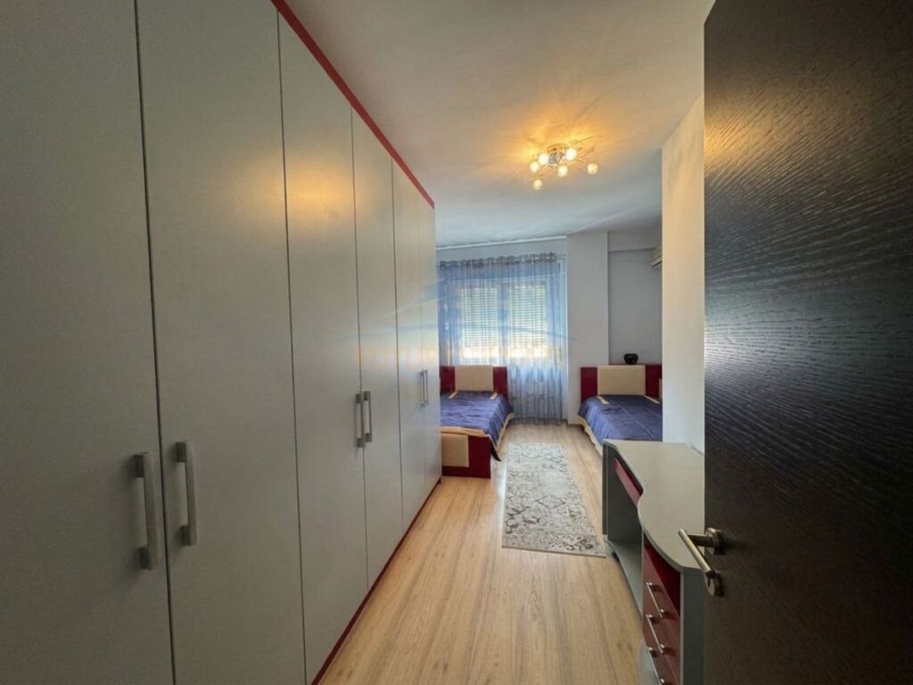 For rent, 2+1 apartment, Barrikadave Street, Tirana