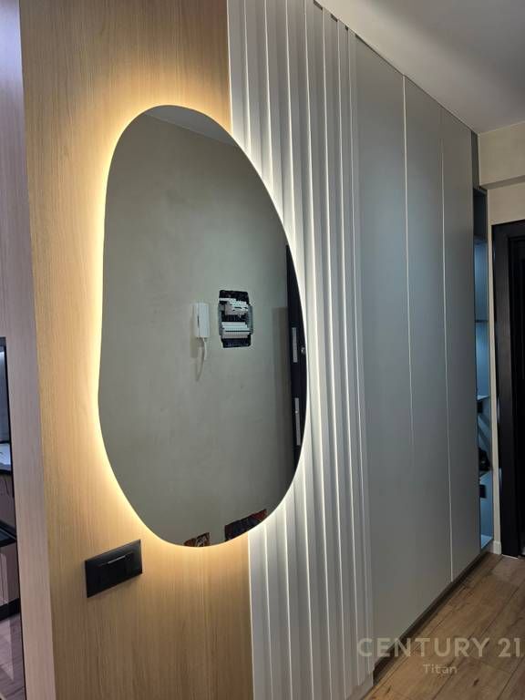 Jepet me qira apartament modern 1+1 te Liqeni i Thate!