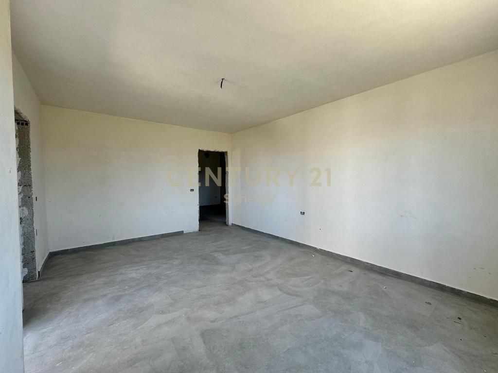 OCCASIONE 1000 EURO/M2-VENDESI APPARTAMENTO 2+1+2 A GOLEM