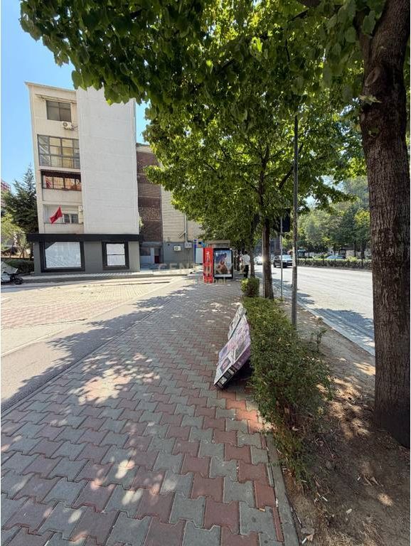 🏢 SHITET DYQAN | MUHAMET GJOLLESHA, TIRANË