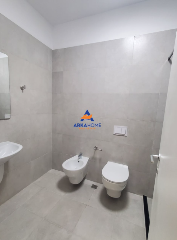APARTMENT FOR RENT 2+1+2+PARKING SPACE AT LIQENI I THATE 1200 EURO