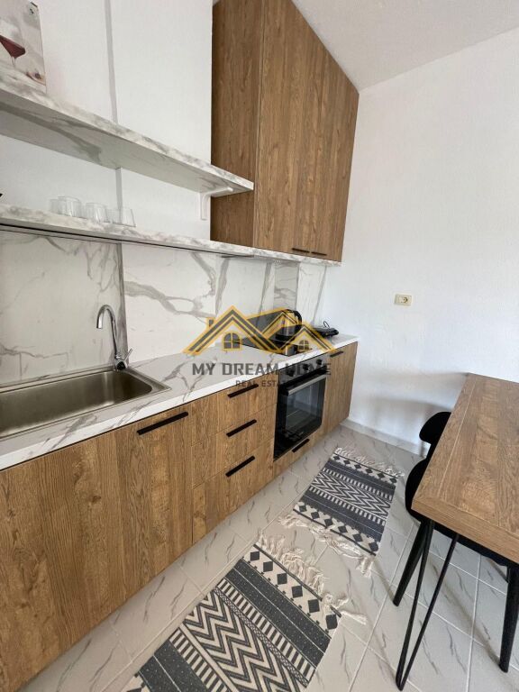 SHITET APARTAMENT 1+1 TEK SHEKMBI KAVAJES