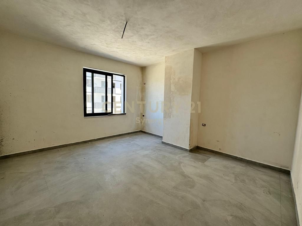 OCCASIONE 1000 EURO/M2-VENDESI APPARTAMENTO 2+1+2 A GOLEM
