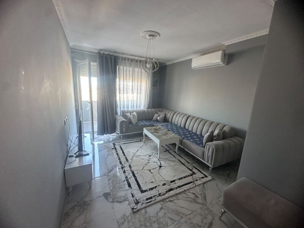 Affitto | Apartament 2 + 1 | Rruga e Dibrës | 700 €/mese