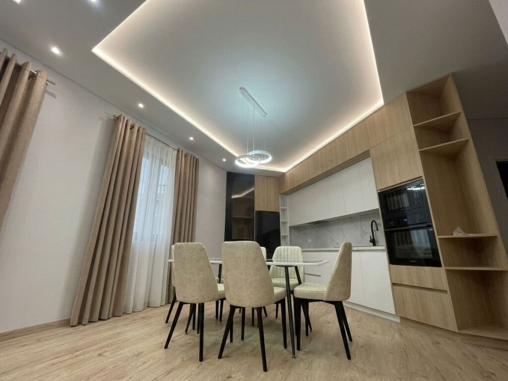 Rent, 2+1+2 apartment + 2 parking spaces, Center