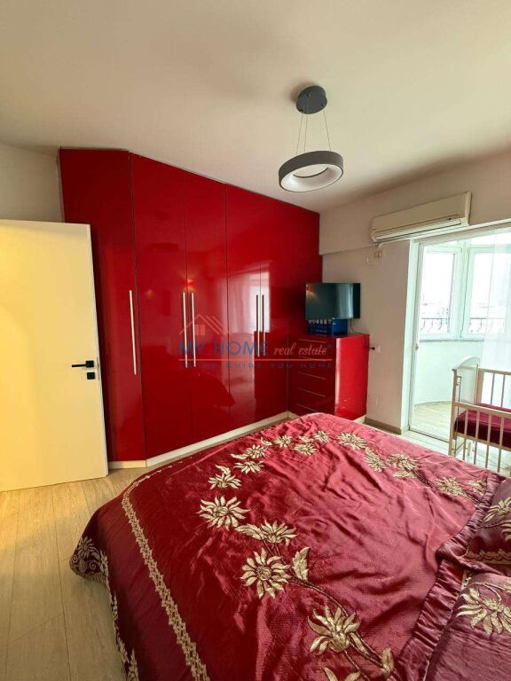 Apartament 2+1 ne shitje Komuna e Parisit ne Tirane