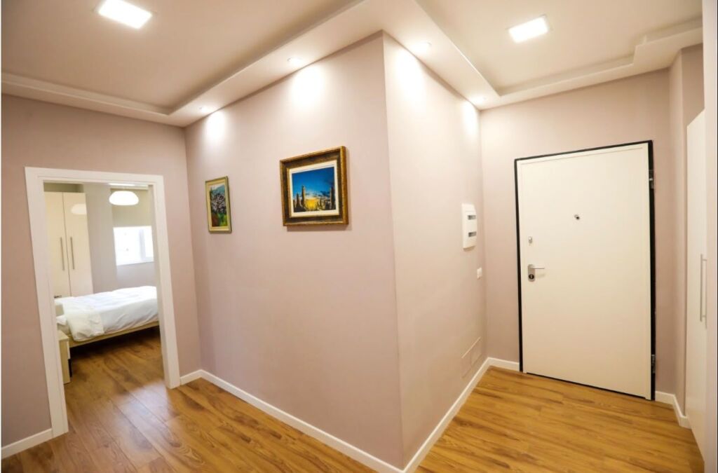 🏡 Jepet me qira apartament 2+1 – Rruga e Dibrës, pranë Selvisë