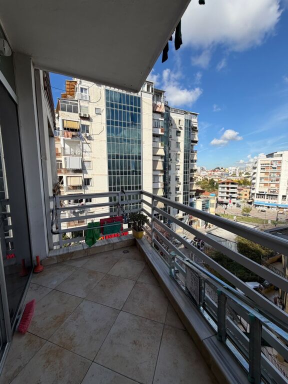 2+1 apartment for rent Tregu Elektrik !