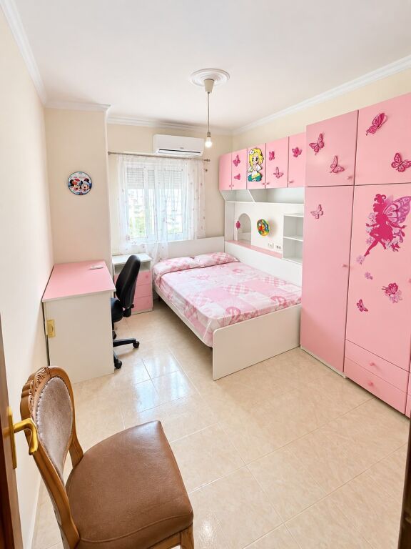 Appartamento 2+1 in affitto al Mercato Elettrico, Tirana ID 5821