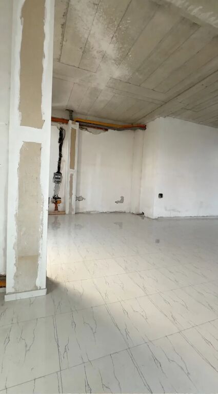 🏢Shitet ambient komercial prane Lake View Residence te Liqeni🔔