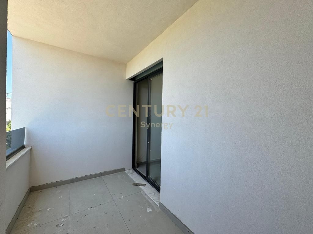 OCCASIONE 1000 EURO/M2-VENDESI APPARTAMENTO 2+1+2 A GOLEM