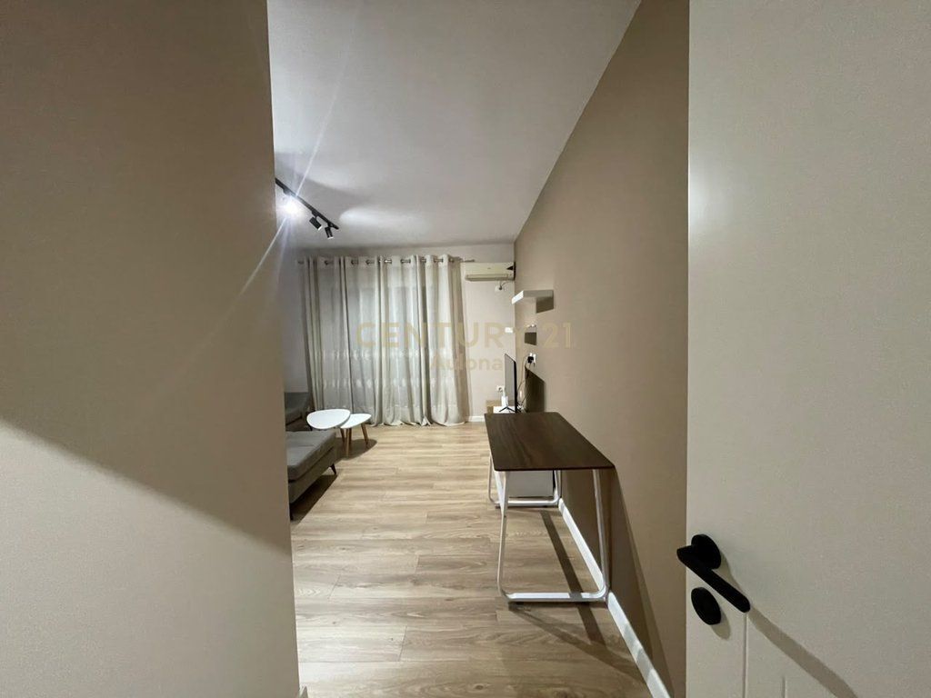 1+1 APARTMENT NEAR KRISTAL CENTRE FOR RENT, TIRANA!!!