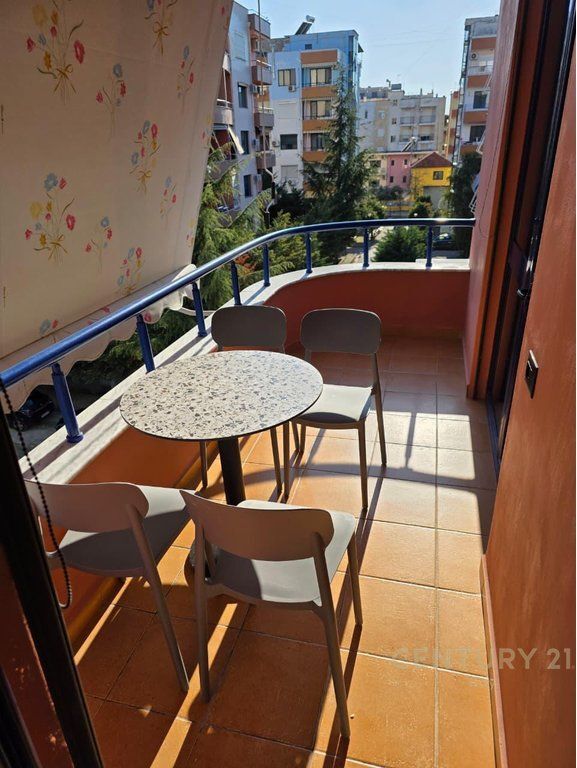 JEPET ME QERA APARTAMENT 1+1 PRANE MIAMI BEACH!