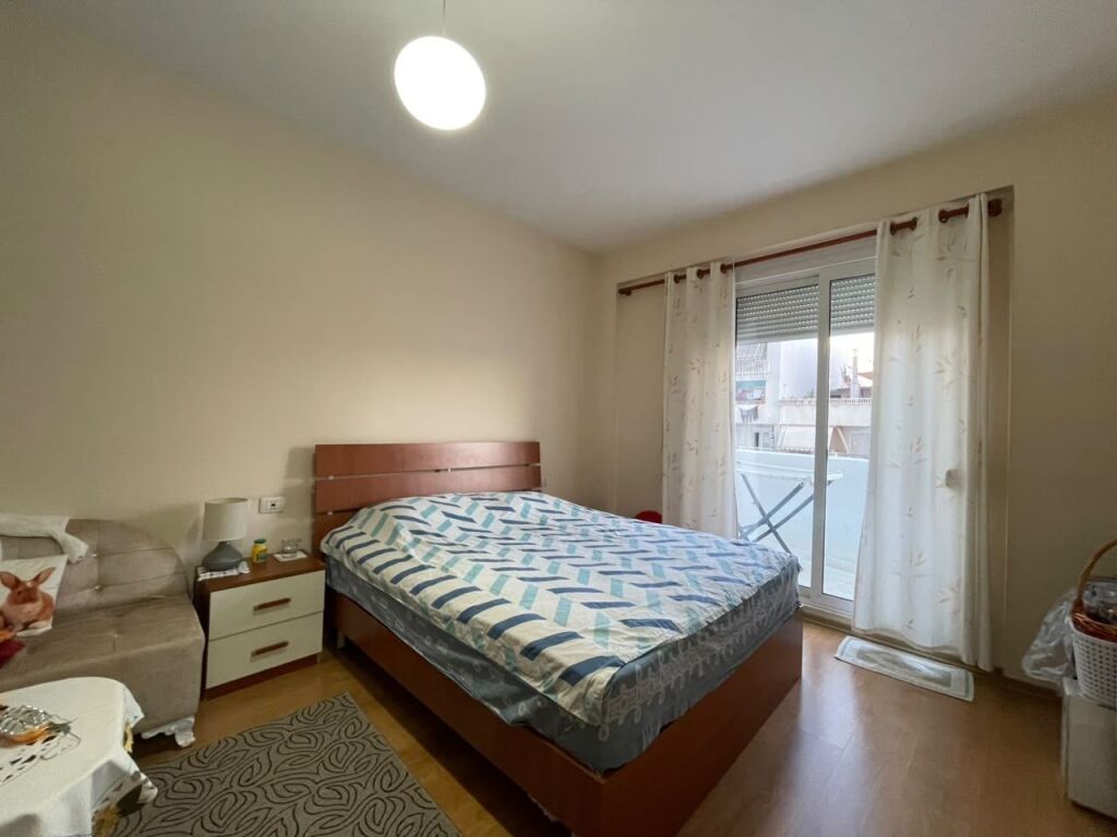 1+1 per Qera tek Kompleksi Kontakt | 60,000 leke