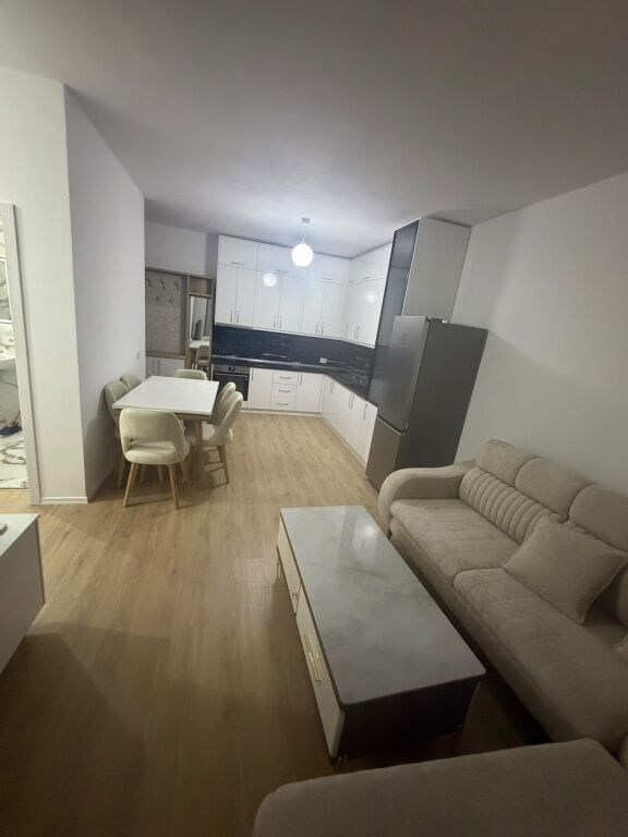 🏡 APARTAMENT 2+1 ME QIRA NË ZONËN "5 MAJI"!