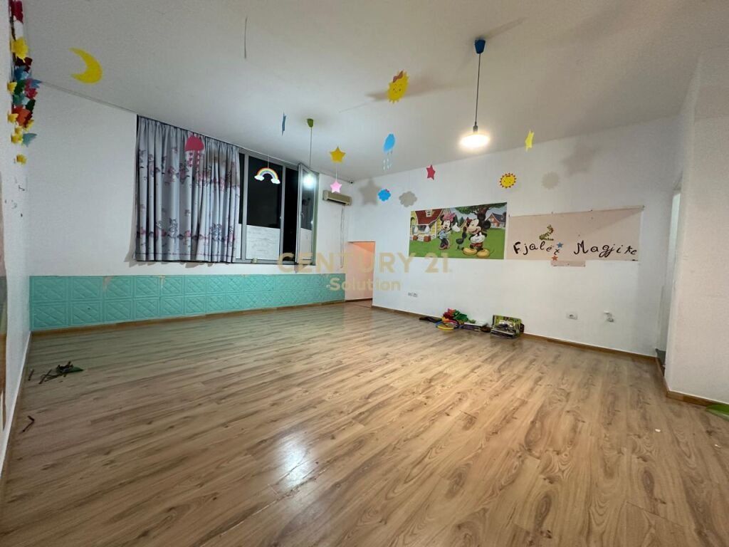 COMMERCIAL UNIT FOR RENT IN ASTIR!