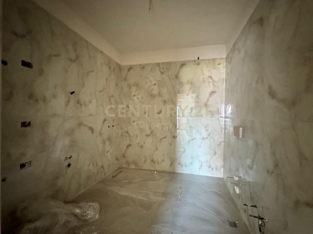 OCCASIONE 1000 EURO/M2-VENDESI APPARTAMENTO 2+1+2 A GOLEM