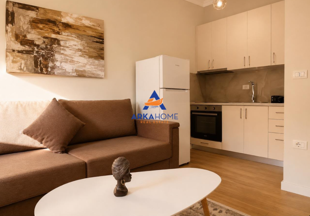 JEPET APARTAMENT ME QERA 1+1+BALLKON "ZOGU I ZI" 60.000 LEKE