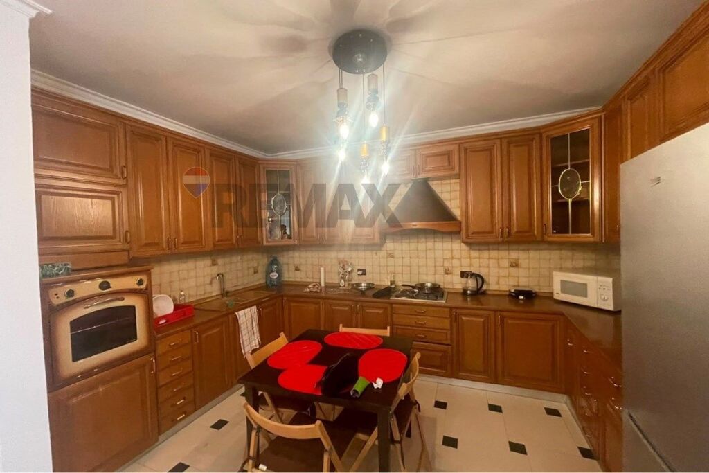 Appartamento - In Affitto - Centro Kristal, Tirana