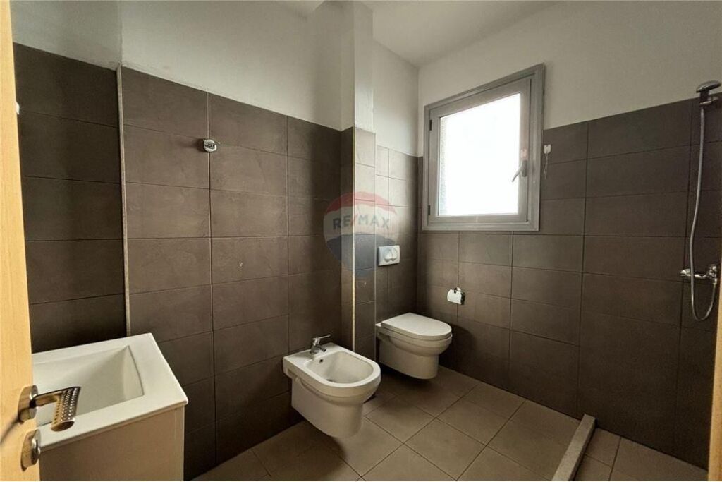 🏡 APARTAMENT 2+1+2 ME QIRA – COBO CENTER, VLORË!