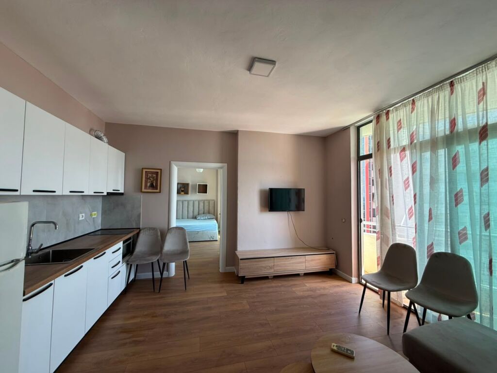 Shitet apartament 1+1 ne Shkembin e Kavajes