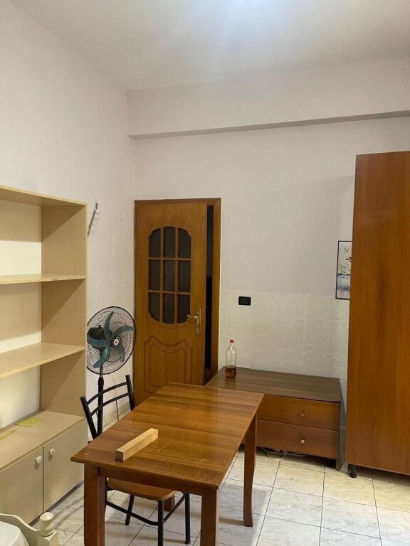 GARSONIERE 25,000 LEKE QYTET STUDENTI