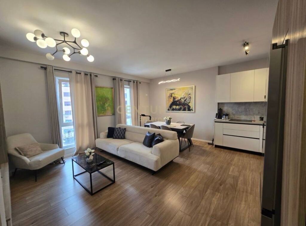 Apartament 1+1 + post parkimi ne Qender
