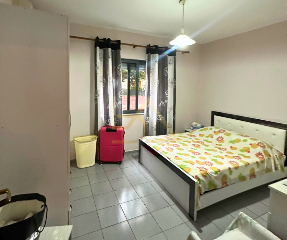 SHITET VILË 3-KATËSHE – FRESK, TIRANË