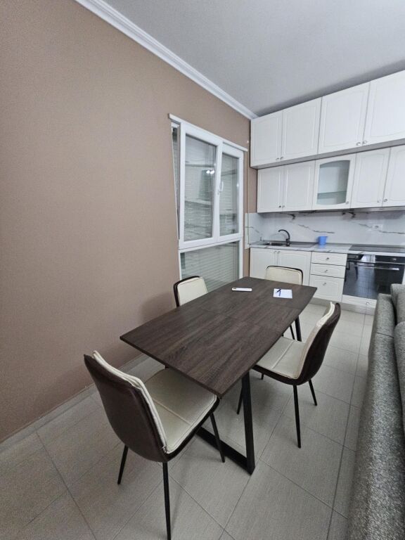 Tek Ish UET Nsharaku, Jepet Me Qira Apartament 2+1+2 I Mobiluar!