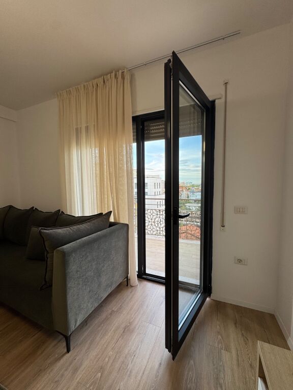 Apartament i ri dhe i mobiluar me qera 1+1 rr.Frosina Plaku