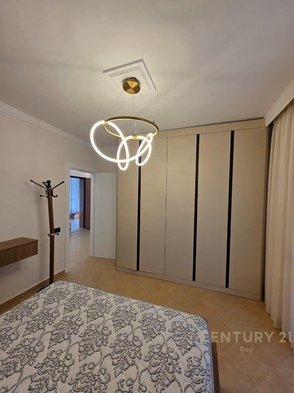 JEPET ME QERA APARTAMENT 1+1 PRANE MIAMI BEACH!