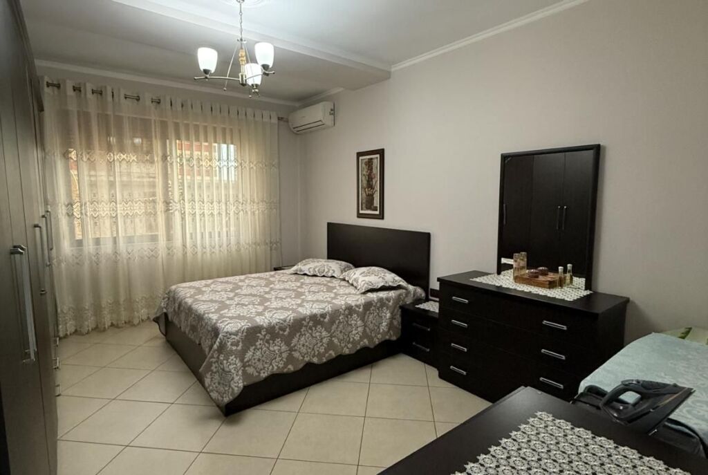 At 5 Maji, a furnished 2+1+2 apartment with a regular layout is for sale!