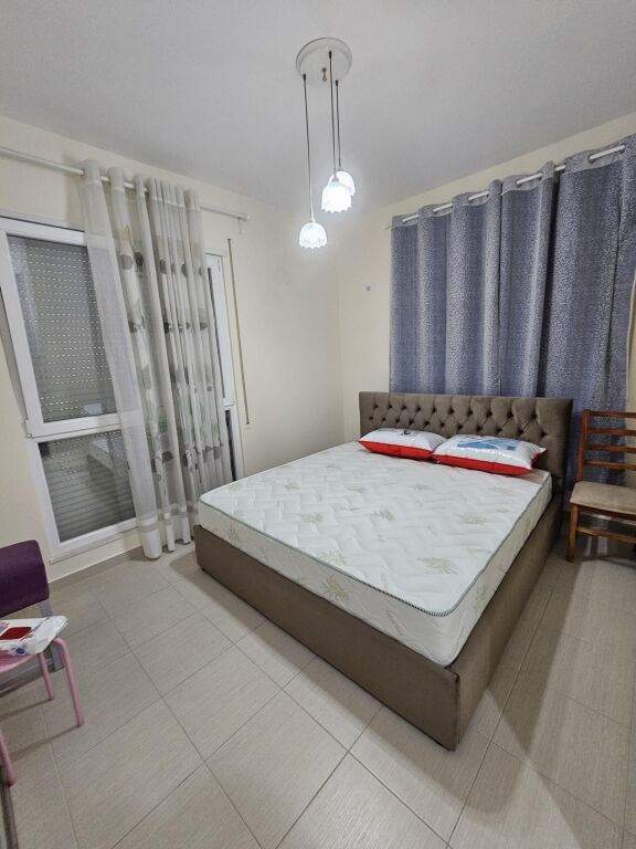 Tek Ish UET Nsharaku, Jepet Me Qira Apartament 2+1+2 I Mobiluar!
