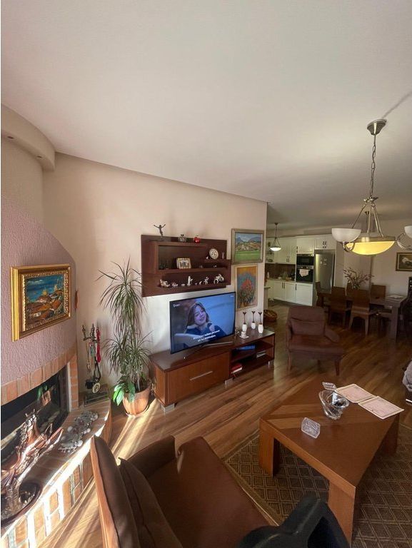  SHESHI WILSON – SHITET APARTAMENT 2+1+ DEPO! ME ÇERTIFIKATË PRONËSIE!