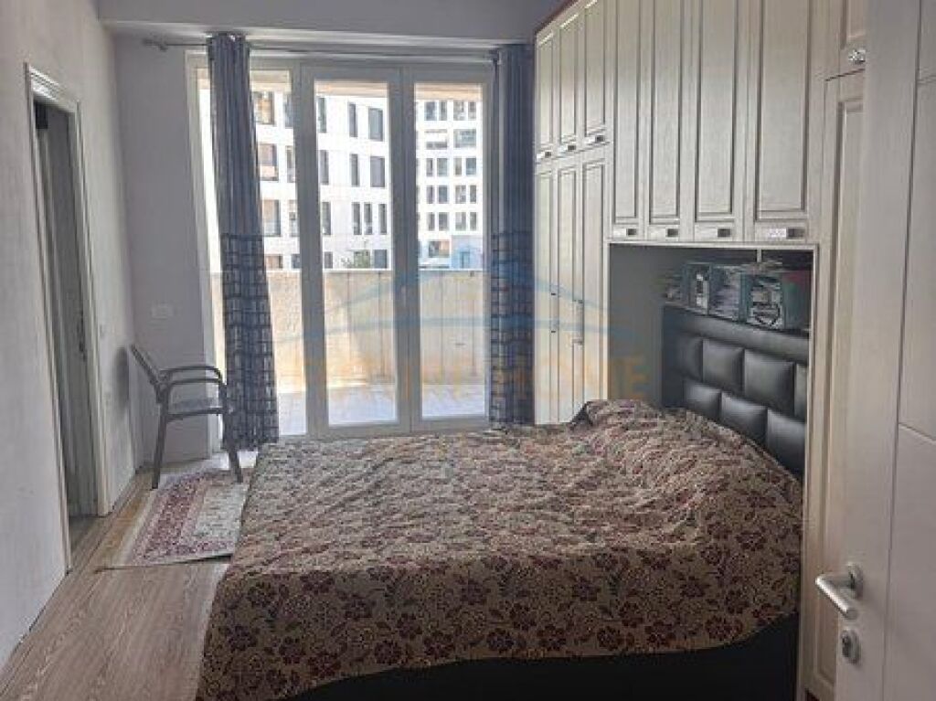  Shitet, Apartament 3+1+2, 21 Dhjetori, Tiranë