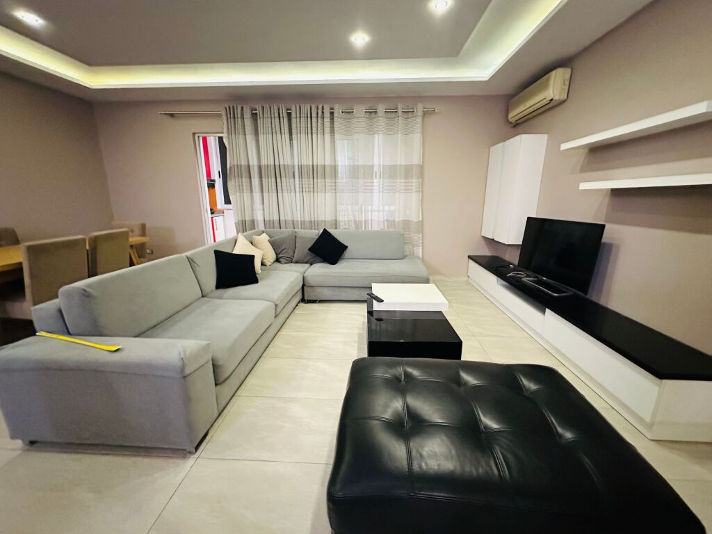 Jepet Me Qera Apartament 2+1+2 Tualete +2 Ballkone