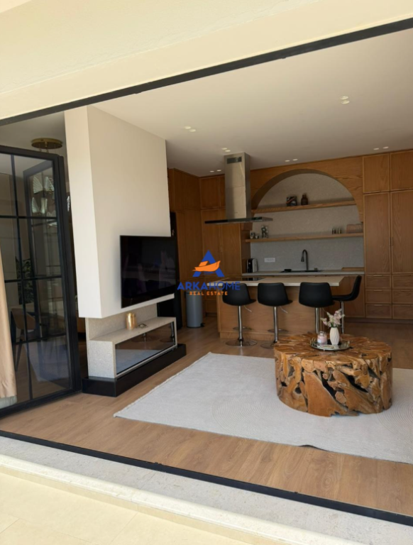 SHITET VILE 1 KATËSHE ME PISHINË 410M2 "UNAZA E PASKUQANIT, PASKUQAN" 480.000 EURO