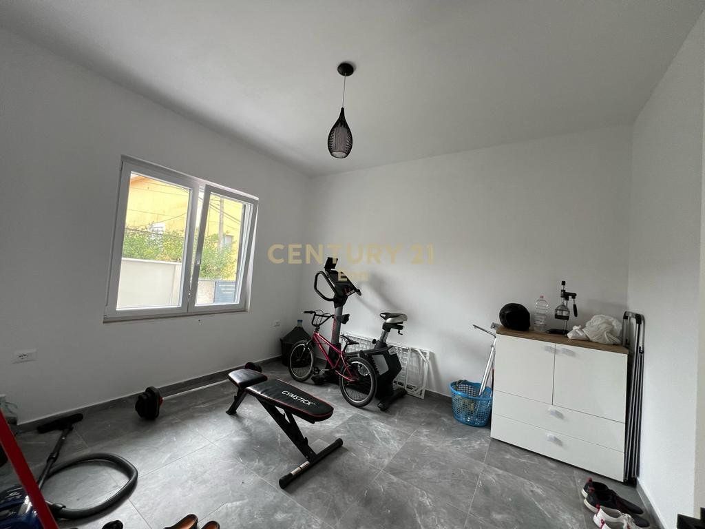 PRIVATE HOUSE FOR SALE, NEAR THE "EFTALI KOCI" SCHOOL, DURRES !