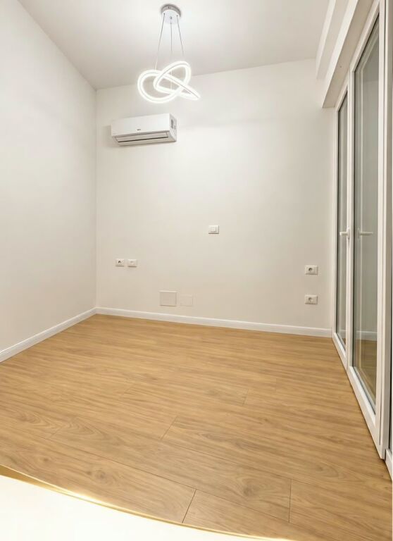 Studio apartment+veranda for sale at Kodra e Diellit , Rruga Rrapo Hekali .