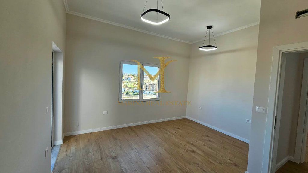 SHITET APARTAMENT 3+1+3 ME PAMJE DETI- NË ILIRIA, PLAZH!