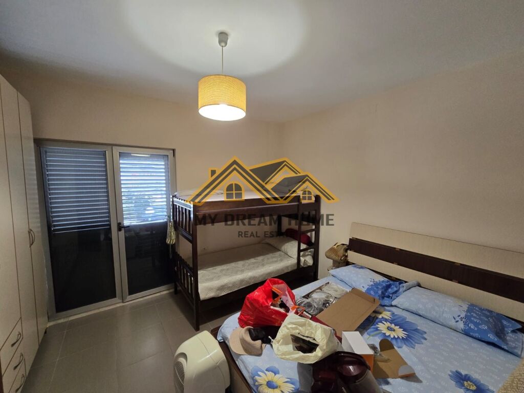 Apartament 1+1 me verande Pamje Deti Për Shitje në Currila,