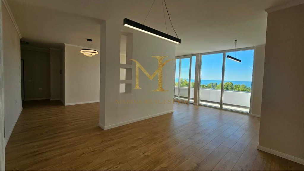 SHITET APARTAMENT 3+1+3 ME PAMJE DETI- NË ILIRIA, PLAZH!