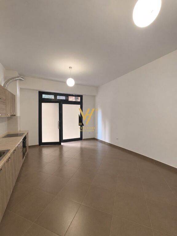 NEGOZIO IN VENDITA 42 M2 A KODRA E DIELLIT 120.000 EURO