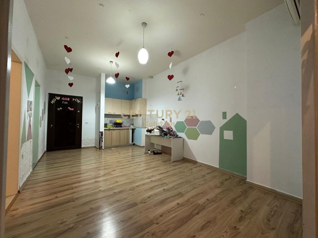 COMMERCIAL UNIT FOR RENT IN ASTIR!