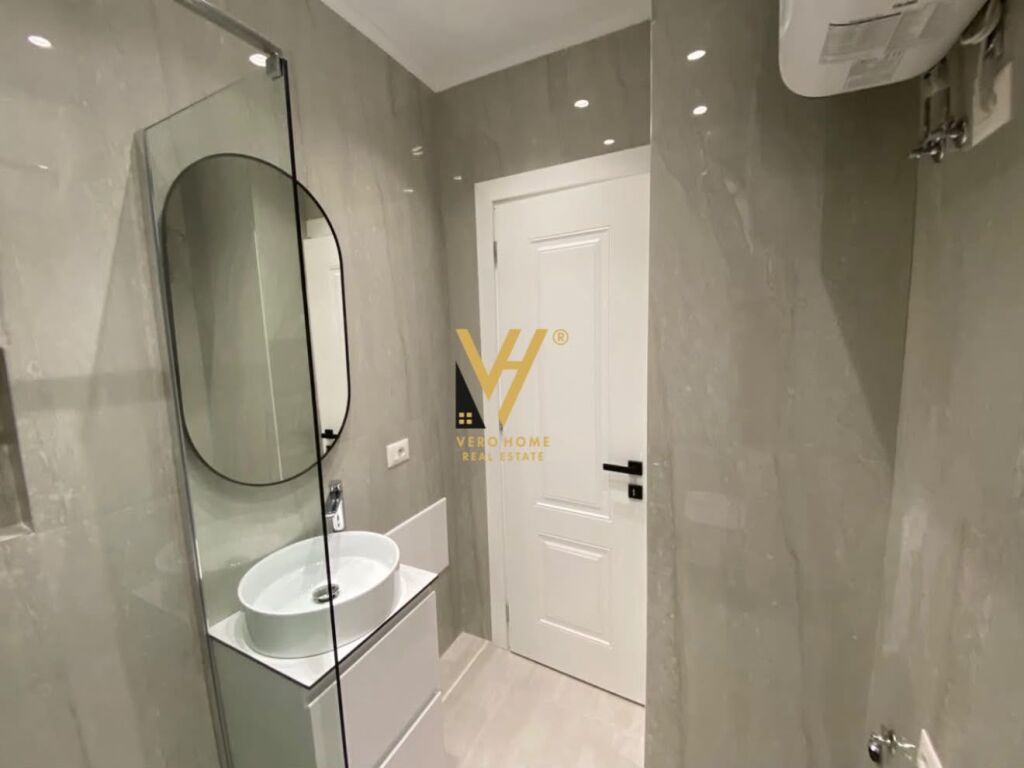 SHITET GAZONIERE 28 M2 TE MOZAIKU 98.000 EURO