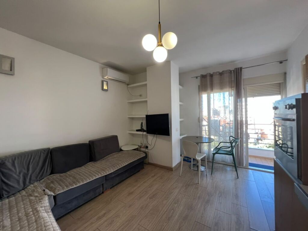 In Affitto – Appartamento 1+1 📍 A Komuna e Parisit, vicino al Kristal Center