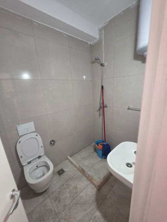 Appartamento 1+1 in affitto con balcone in via Dibra F ID 5828