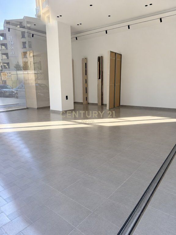 🏢 LOCALE COMMERCIALE IN AFFITTO | LIQENI I THATË