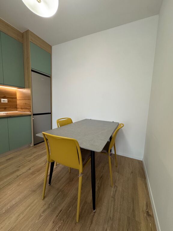 Apartament i ri dhe i mobiluar me qera 1+1 rr.Frosina Plaku